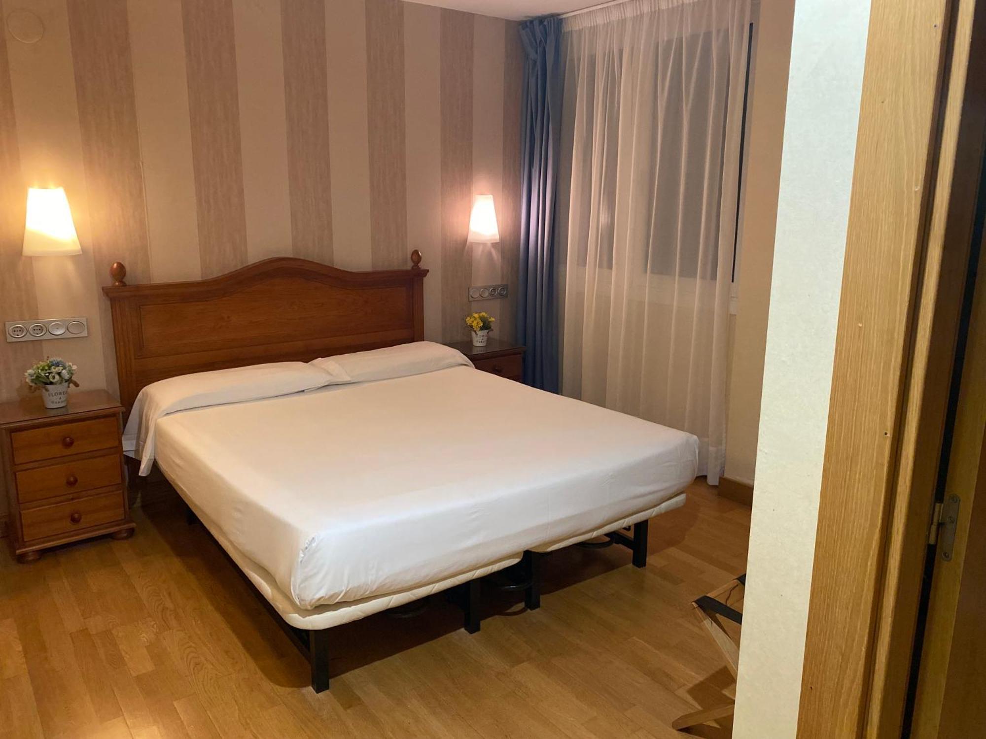 Hotel Villa De Ermua Dış mekan fotoğraf